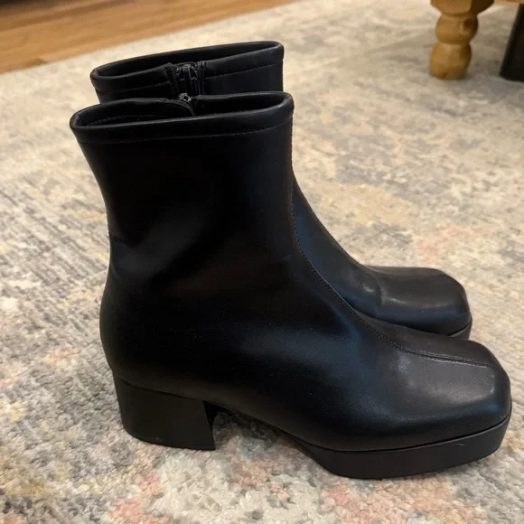 Jeffrey Campbell Black Heeled Booties - Picture 4 of 5